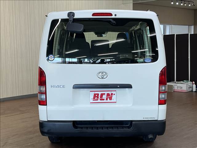 Toyota Hiace Van 6