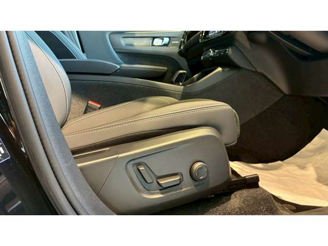 Volvo EX40 12