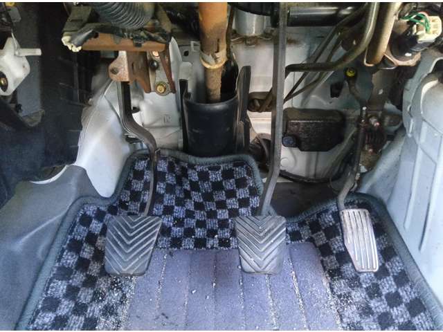 Mitsubishi Minicab Van 12