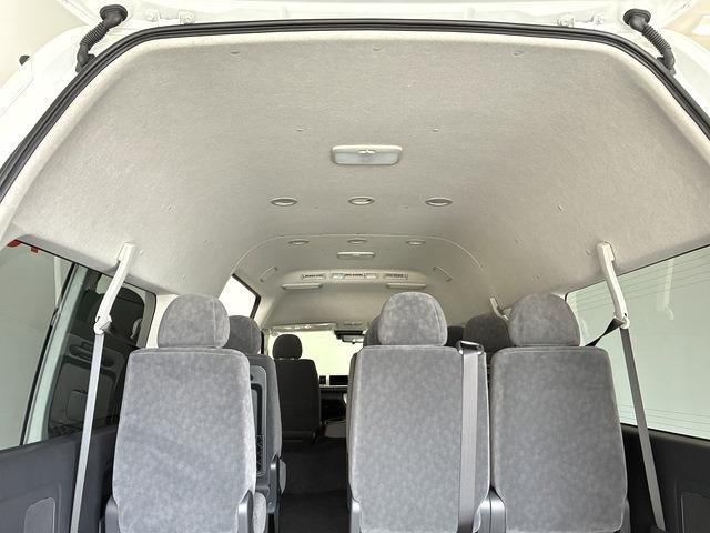 Toyota Hiace 11