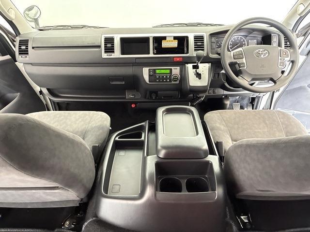 Toyota Hiace 3