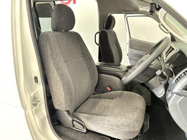 Toyota Hiace 8