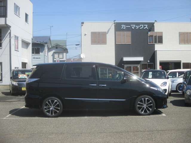 Toyota Estima 4