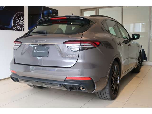 Maserati Levante 5