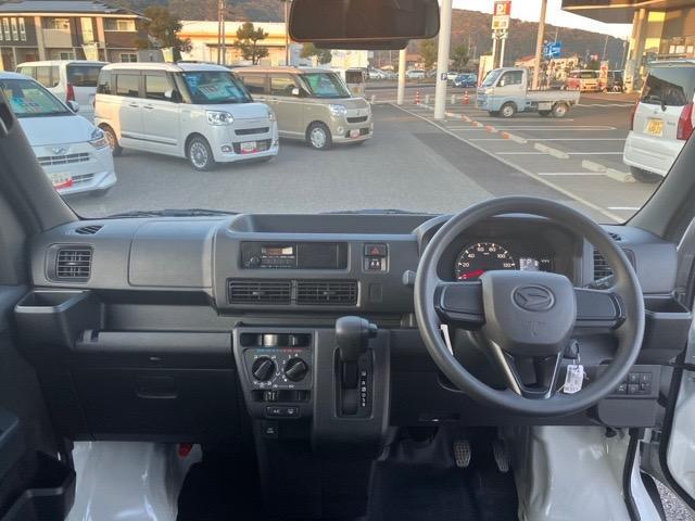 Daihatsu Hijet Cargo 3