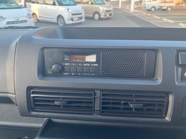Daihatsu Hijet Cargo 4