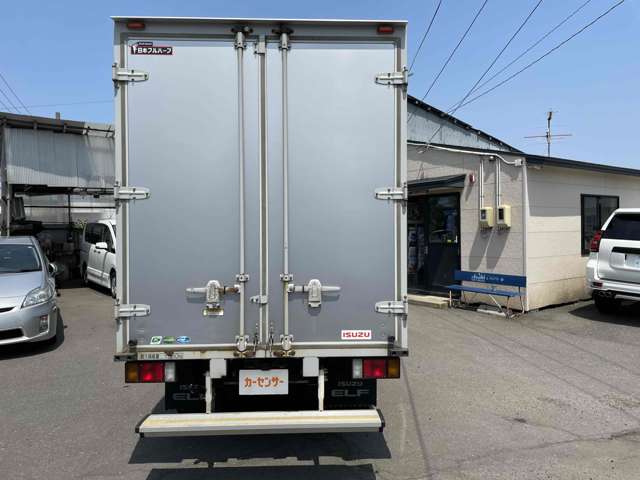 Isuzu Elf 4