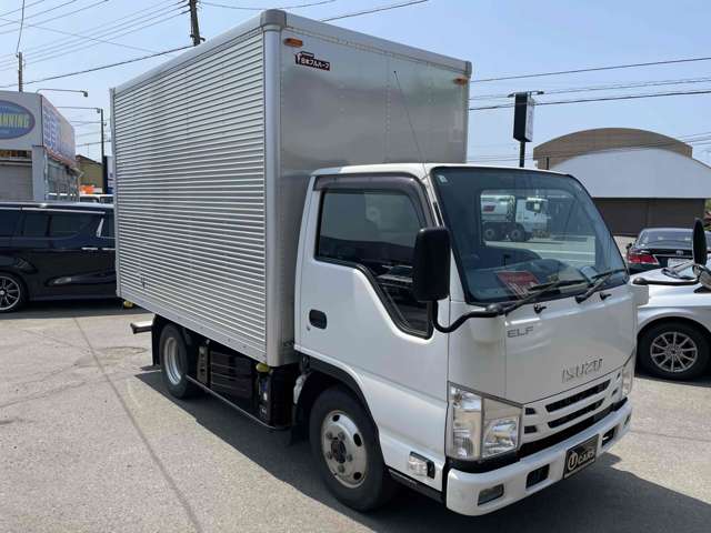 Isuzu Elf 7