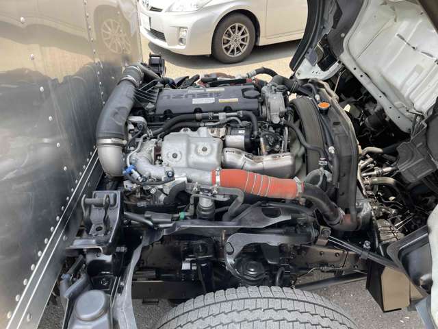 Isuzu Elf 9