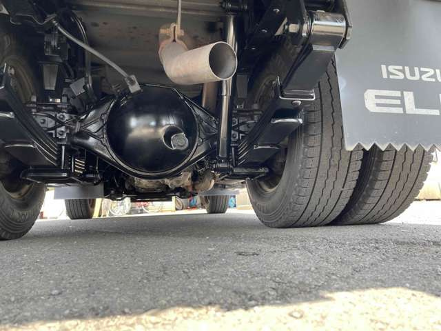 Isuzu Elf 10