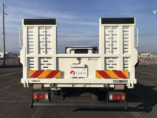 Isuzu Elf 12