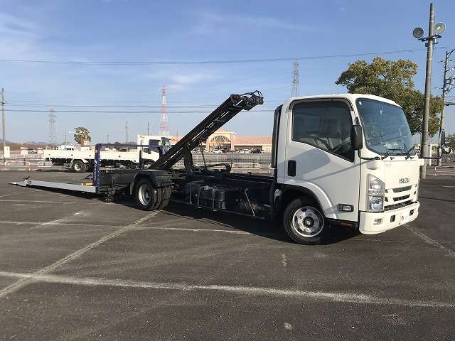 Isuzu Elf 3