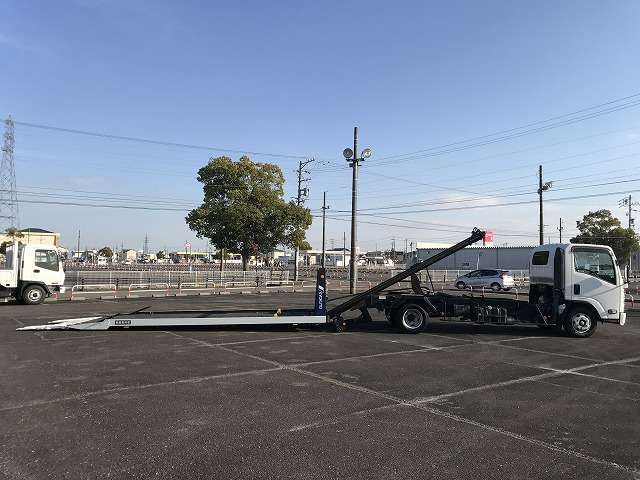 Isuzu Elf 8
