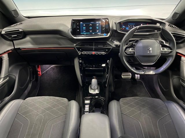Peugeot SUV 2008 2