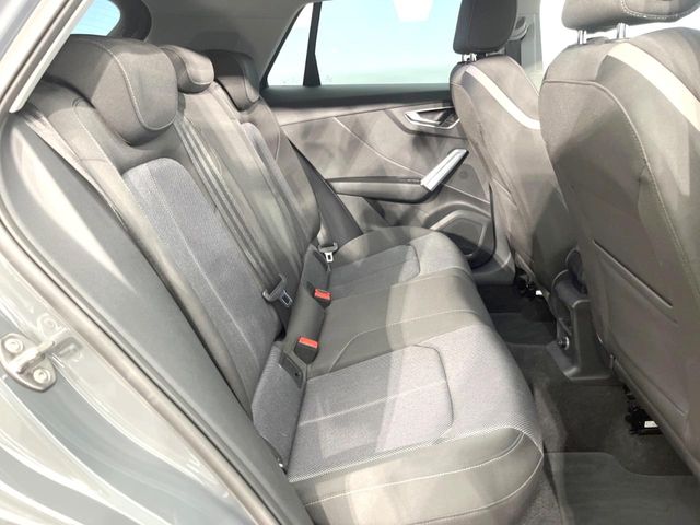 Audi Q2 11