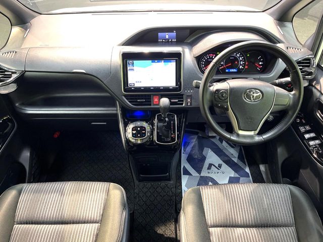Toyota Noah 2