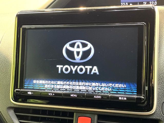 Toyota Noah 4