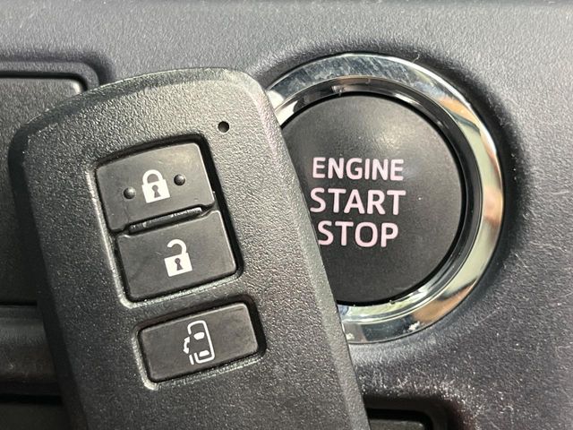 Toyota Voxy 7