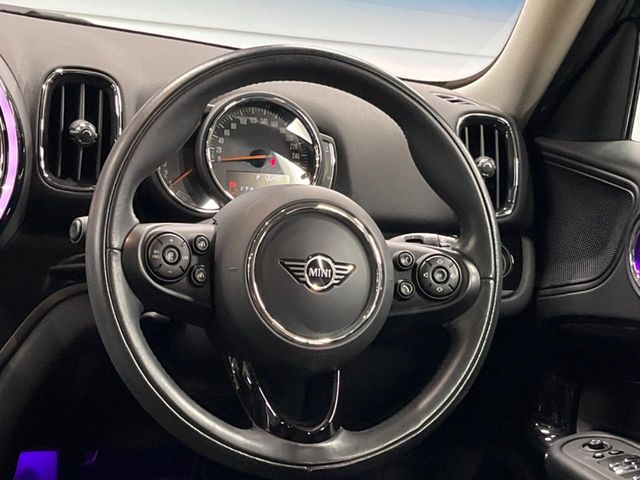 MINI Crossover 11
