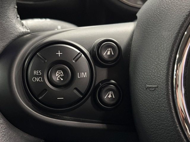 MINI Crossover 7