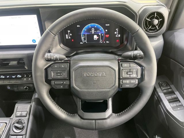 Toyota Land Cruiser FJ 11