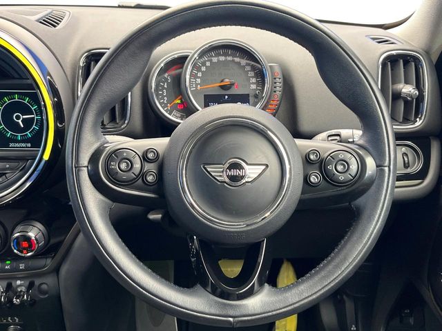 MINI Crossover 11