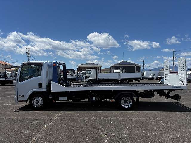 Isuzu Elf 11