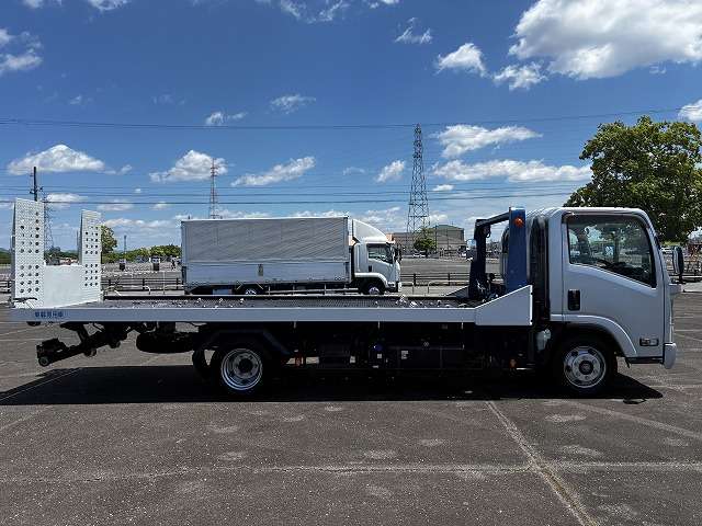 Isuzu Elf 12