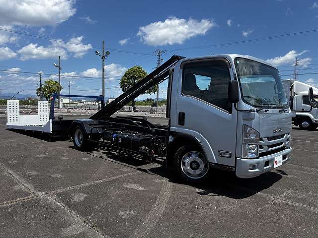 Isuzu Elf 3