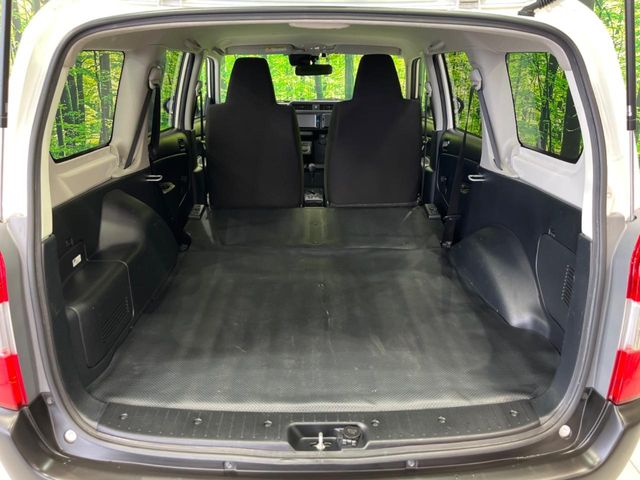 Toyota Probox Van 10
