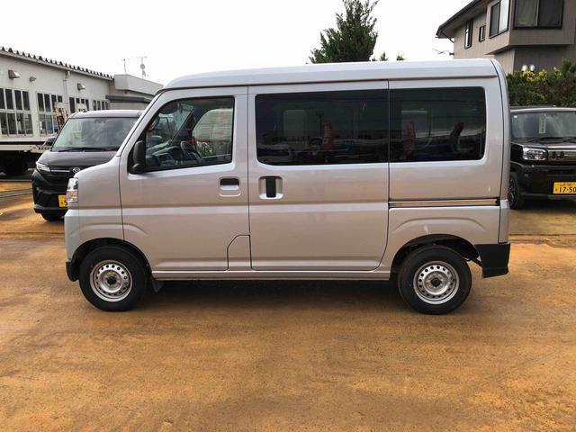 Daihatsu Hijet Cargo 8