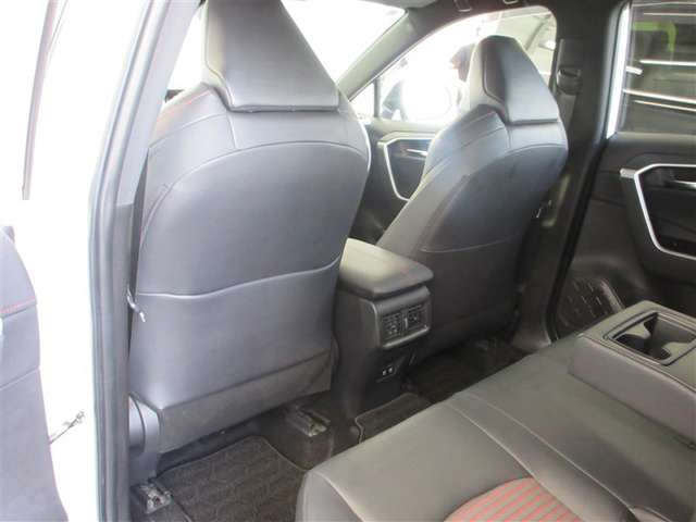 Toyota RAV4 PHV 12