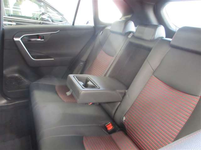 Toyota RAV4 PHV 10