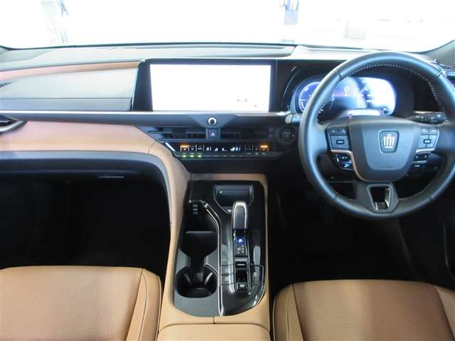 Toyota Crown Sport 9