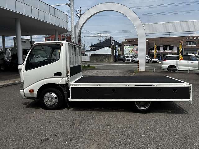 Hino Dutro 11