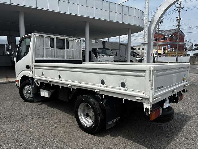 Hino Dutro 6
