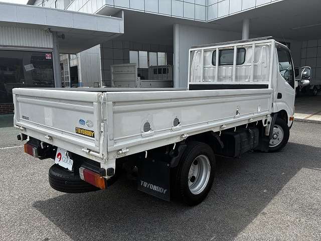 Hino Dutro 8