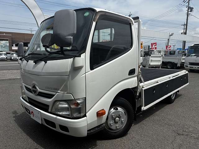 Hino Dutro 9