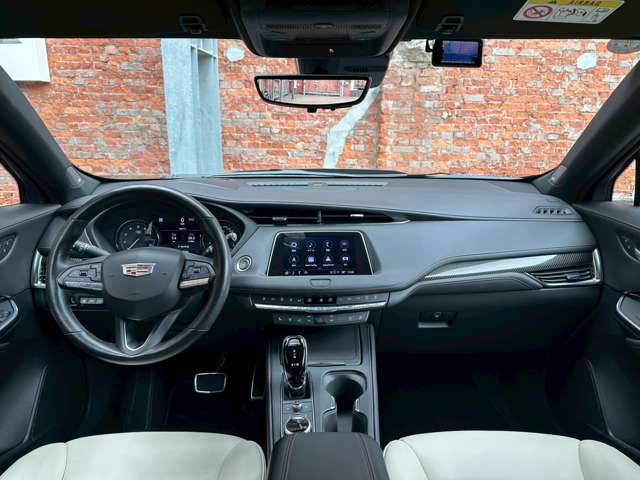 Cadillac XT4 3