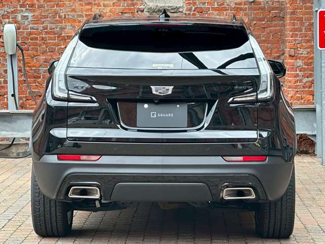 Cadillac XT4 8