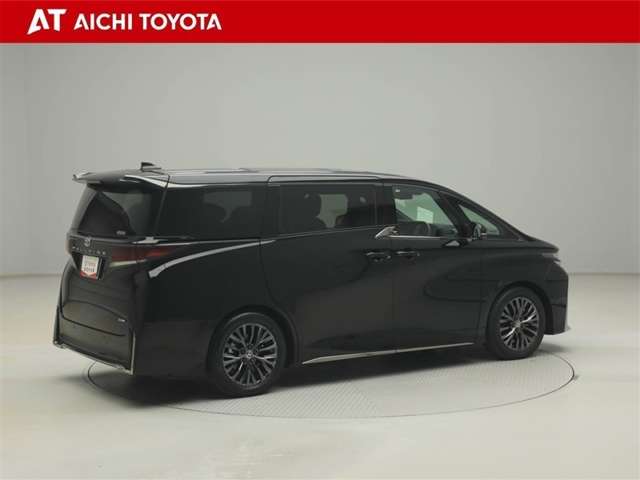 Toyota Vellfire 6