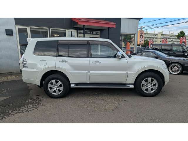 Mitsubishi Pajero 2