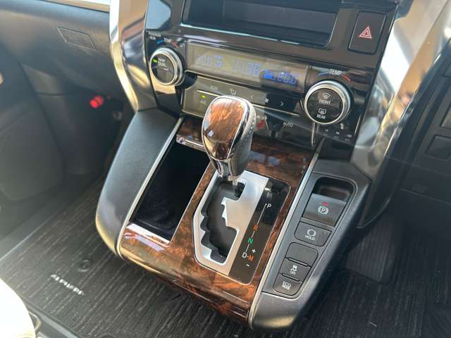 Toyota Alphard 10