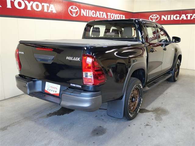 Toyota Hilux 9