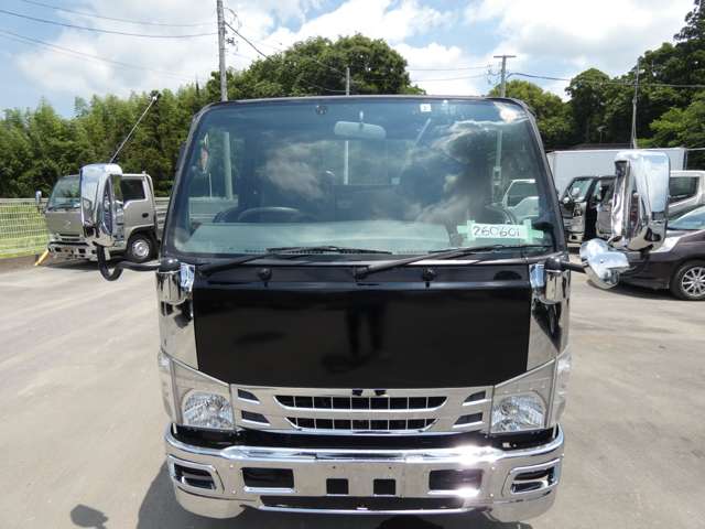 Isuzu Elf 4