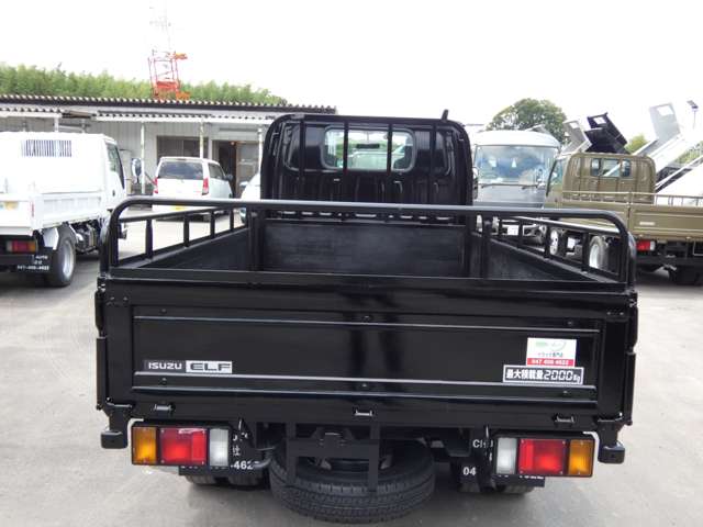 Isuzu Elf 7