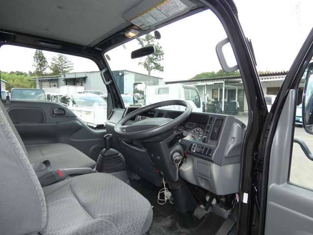Isuzu Elf 11