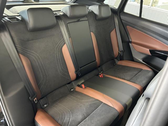 Volkswagen ID.4 12