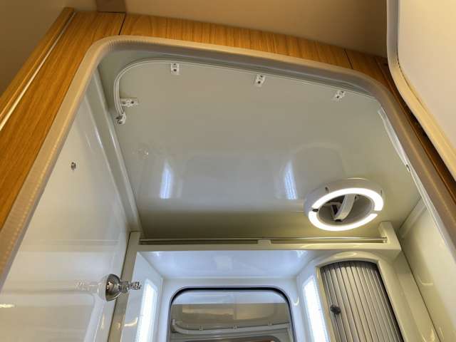 Toyota Camroad 12