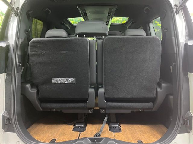 Toyota Alphard 12